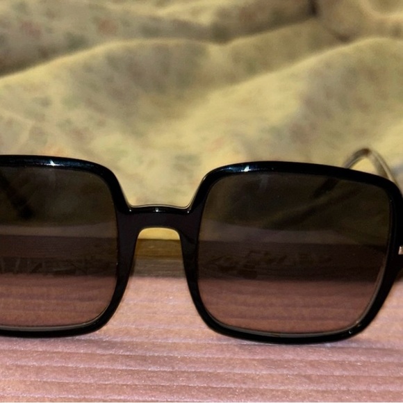 Auth Ray-Ban Sunglasses - Picture 2 of 6